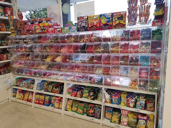 Fotografia tomada fuera de El Parque - tienda de pan y chuches - Tienda de alimentación en Alberite, La Rioja