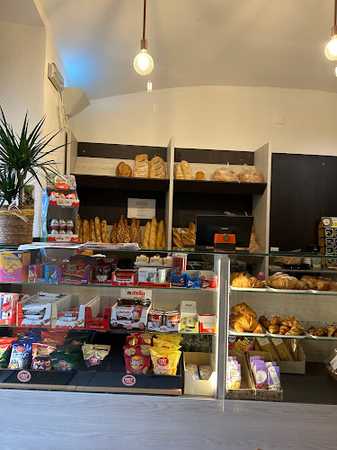 Fotografia tomada fuera de El Raconet - cafeterías en Lladó, Girona