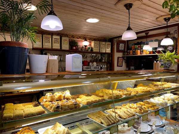 Fotografia tomada fuera de Andalusí Nujaila - Pastelería en Granada, Granada