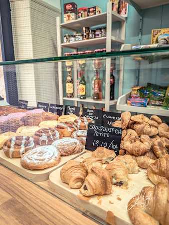 Fotografia tomada fuera de El Rebost de la Susana - Panadería en Vimbodí i Poblet, Tarragona