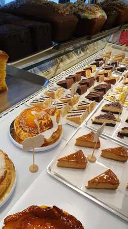Fotografia tomada fuera de El Saco Cake Shop - Pastelería en Laredo, Cantabria