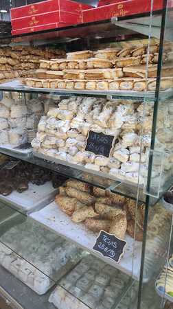 Fotografia tomada fuera de El Valenciano - Pastelería en León, León