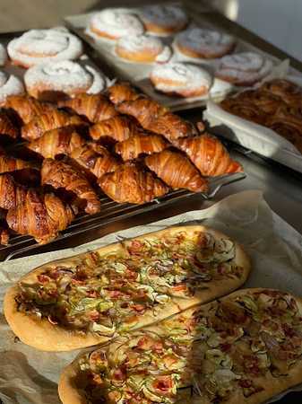 Fotografia tomada fuera de Elisenda Gallart - Pastelería en Salàs de Pallars, Lleida