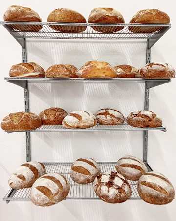 Fotografia tomada fuera de Elka Obrador sin gluten - Panadería en San Lorenzo de El Escorial, Madrid