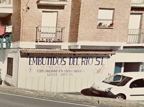 Fotografia tomada fuera de Embutidos Del Río - Tienda de fiambres en Becedas, Ávila