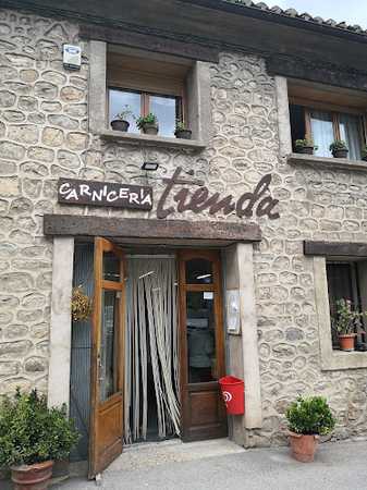 Fotografia tomada fuera de Embutidos Sierra Cameros - Tienda de alimentación en Villoslada de Cameros, La Rioja