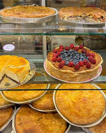 Fotografia tomada fuera de Empanadas De Gloria - Tienda de alimentación en Madrid, Madrid