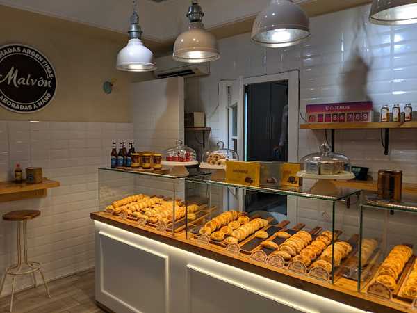 Fotografia tomada fuera de Empanadas Malvón - restaurantes en Madrid, Madrid