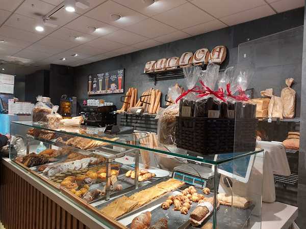 Fotografia tomada fuera de Enrich - Panadería en Sitges, Barcelona