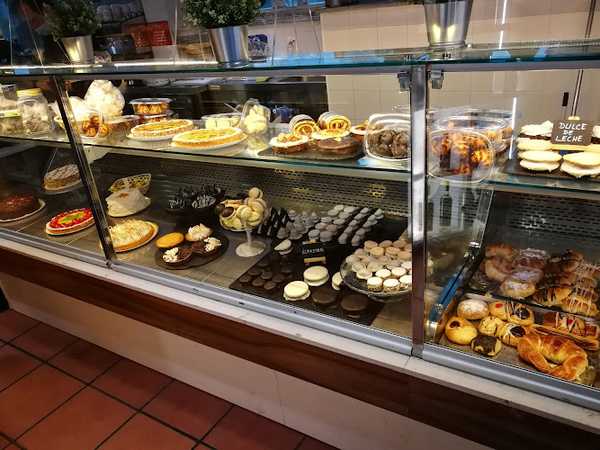 Fotografia tomada fuera de · El Almacén Argentino · - Restaurante argentino en San Sebastián de los Reyes, Madrid