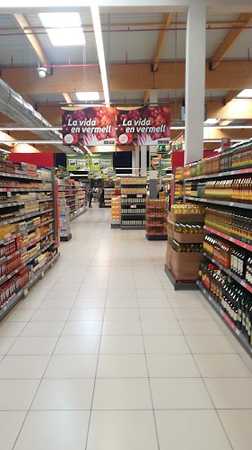 Fotografia tomada fuera de Esclat - Supermercat en Olot, Girona