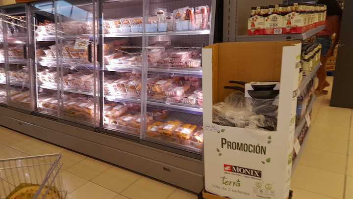 Fotografia tomada fuera de Esclat - Supermercat en Vilafranca del Penedès, Barcelona