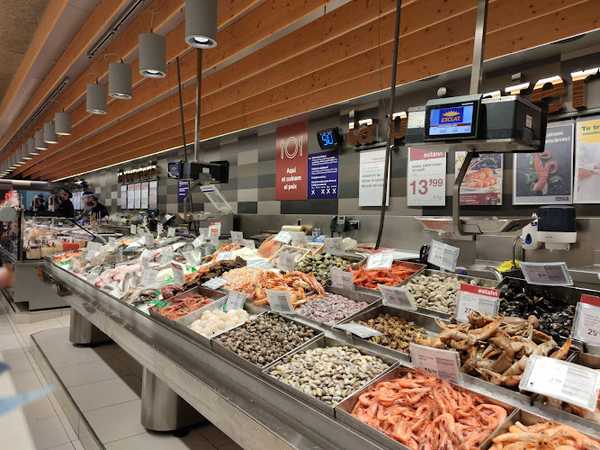 Fotografia tomada fuera de Esclat - Supermercat en Sant Celoni, Barcelona