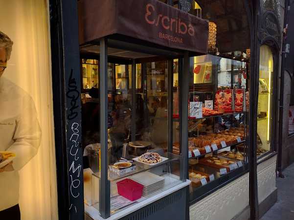 Fotografia tomada fuera de Escribà - Pastisseria en Barcelona, Barcelona