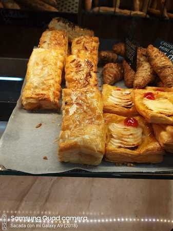 Fotografia tomada fuera de Espan's - Panadería en Badalona, Barcelona