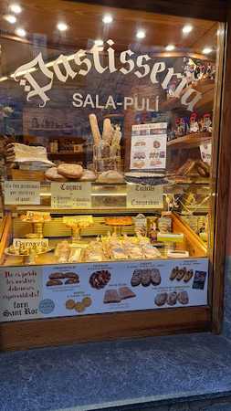 Fotografia tomada fuera de Especialidades Camprodoninas Sala Puli S L - Pastisseria en Camprodon, Girona