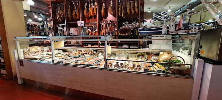 Fotografia tomada fuera de Espinaler Nave Polígono (Tienda) - restaurantes en Vilassar de Mar, Barcelona