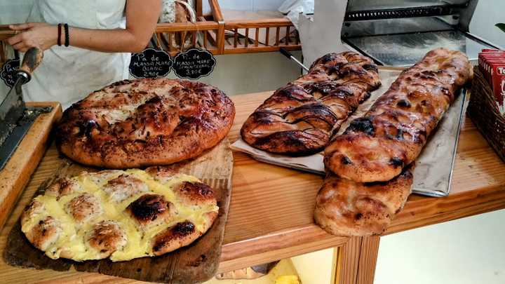 Fotografia tomada fuera de Antic Forn Can Pep - Panadería en Sant Pere de Torelló, Barcelona