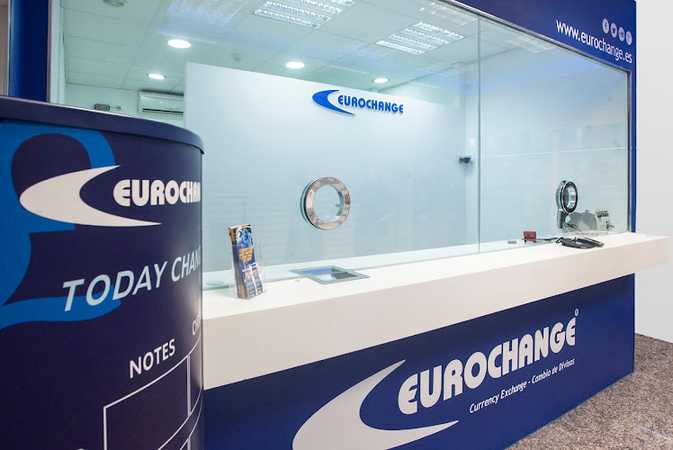 Fotografia tomada fuera de Eurochange - Oficina de cambio de divisas en Benidorm, Alicante