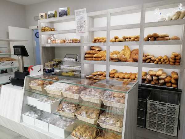 Fotografia tomada fuera de Fábrica Artesanal Leonesa de Galletería - Pastelería en Valencia de Don Juan, León