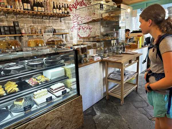 Fotografia tomada fuera de Faragullas - cafeterías en Mondoñedo, Lugo