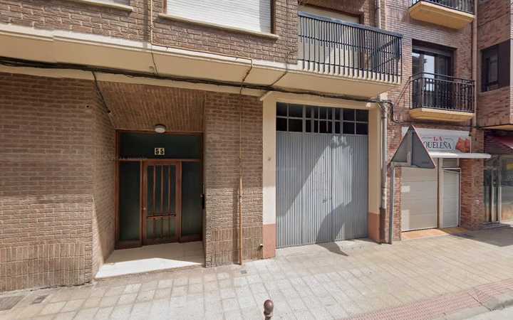 Fotografia tomada fuera de Fardelejos la Queleña - Panadería en Quel, La Rioja