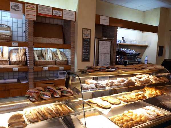Fotografia tomada fuera de Farga Pa i Pastes - Panadería en Vinaròs, Castellón