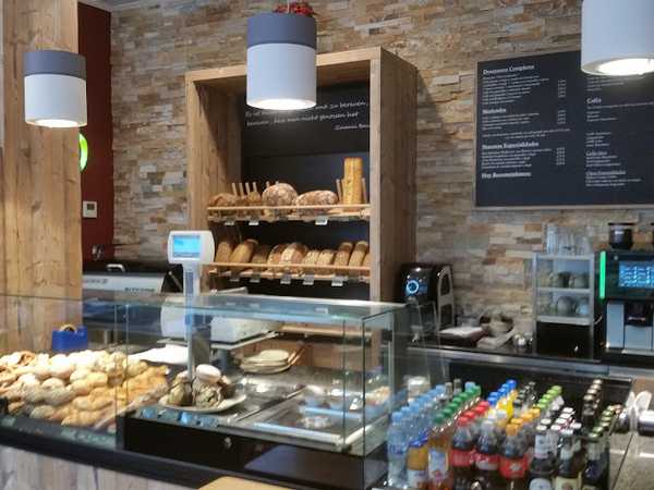 Fotografia tomada fuera de Fass Bakery & Café Montecarmelo - Panadería en Madrid, Madrid