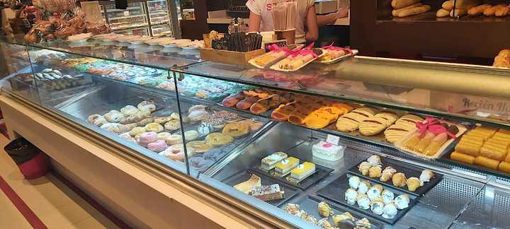 Fotografia tomada fuera de Fast Pan y Pasteles MiraMadrid - Panadería en Paracuellos de Jarama, Madrid