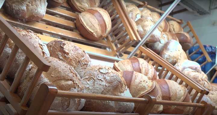 Fotografia tomada fuera de Fleca Arnau - Panadería en Arbúcies, Girona