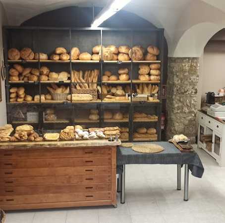 Fotografia tomada fuera de Fleca cal noi - Panadería en Les Preses, Girona