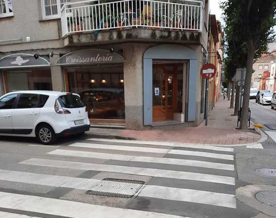 Fotografia tomada fuera de Fleca Ferran Hereu - Panadería en Palafrugell, Girona