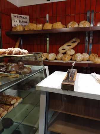 Fotografia tomada fuera de Fleca Japet - Panadería en Banyoles, Girona