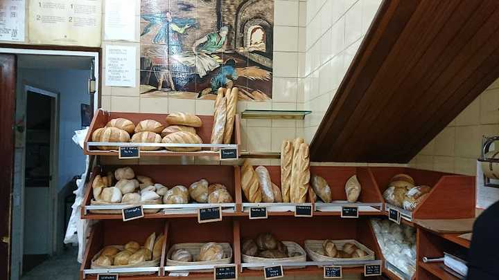 Fotografia tomada fuera de Fleca Parramón - Panadería en Salt, Girona