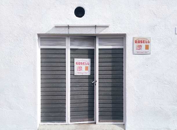Fotografia tomada fuera de Fleca Rosell - Panadería en Riells i Viabrea, Girona