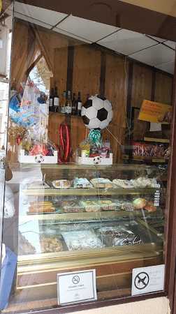 Fotografia tomada fuera de Flores hidalgo panaderia despacho el peso - Tienda de alimentación en Lucena, Córdoba