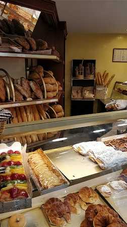 Fotografia tomada fuera de Forn Alemany Cal Font - Forn de pa en Igualada, Barcelona