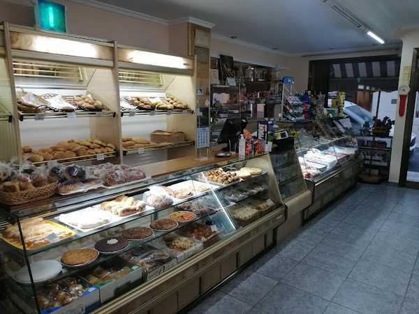 Fotografia tomada fuera de Forn Baidal - Panadería en Pego, Alicante
