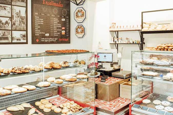 Fotografia tomada fuera de Forn Barba Roja - Panadería en Andratx, Baleares