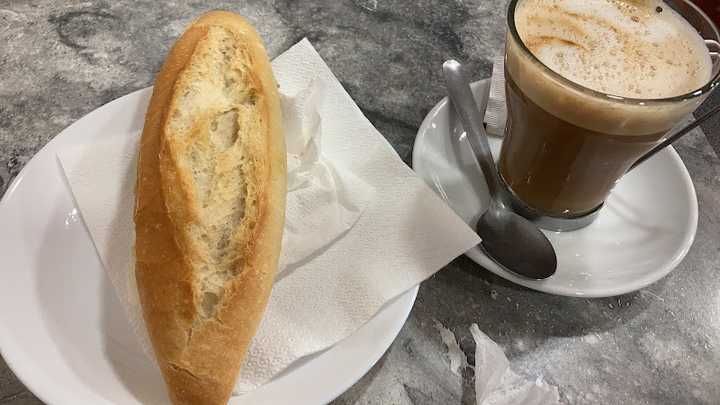 Fotografia tomada fuera de Antonio Frías S.L. - Panadería en Lleida, Lleida
