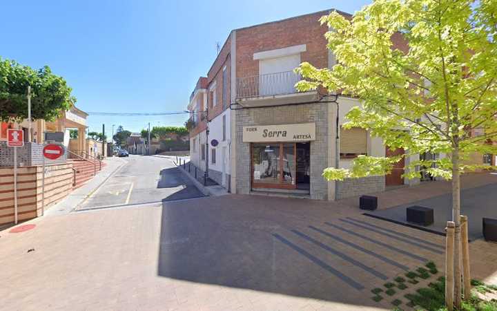 Fotografia tomada fuera de Forn Camilo - Panadería en Sant Llorenç d'Hortons, Barcelona