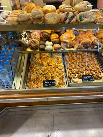 Fotografia tomada fuera de Forn Camps Major - Panadería en Santa Coloma de Gramenet, Barcelona
