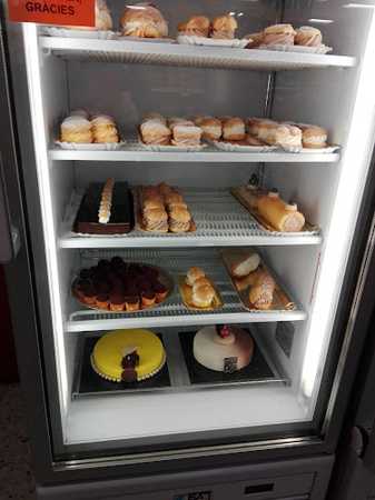 Fotografia tomada fuera de Forn Can Coma S.L. - Panadería en Sant Quirze de Besora, Barcelona
