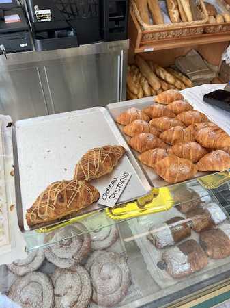 Fotografia tomada fuera de Forn Can Joan Serra - Panadería en Alcúdia, Baleares
