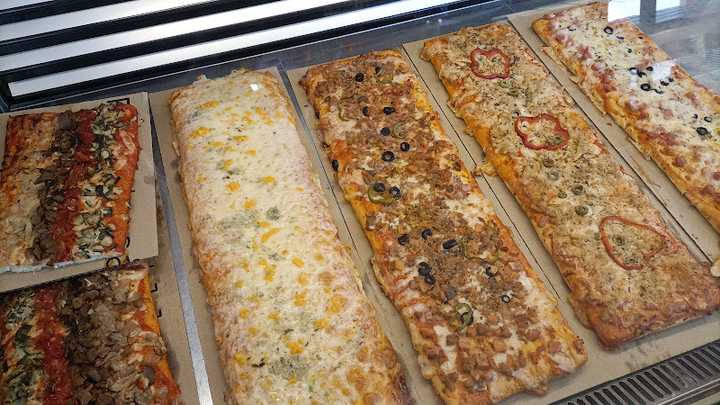 Fotografia tomada fuera de Forn can llong - Panadería en Sabadell, Barcelona