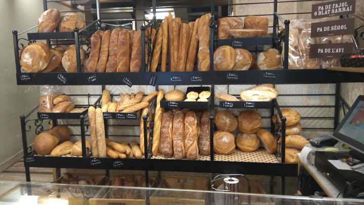 Fotografia tomada fuera de Forn de Cabrianes - Forn de pa en Terrassa, Barcelona