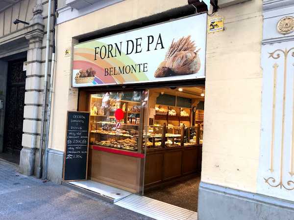 Fotografia tomada fuera de Forn de Pa Belmonte - Panadería en Barcelona, Barcelona