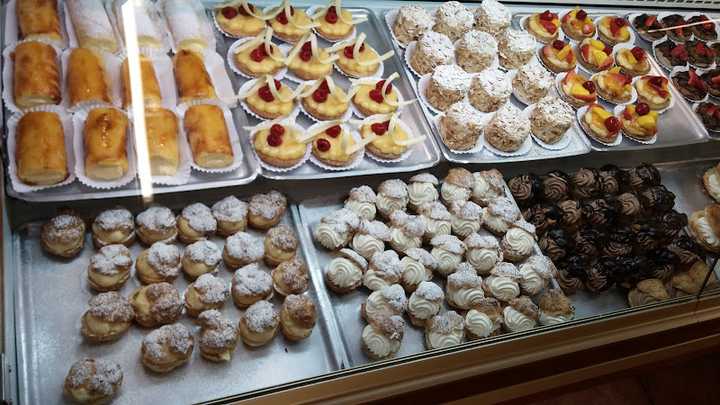 Fotografia tomada fuera de Forn de pa Ca L'Andreu - Panadería en Sant Cebrià de Vallalta, Barcelona