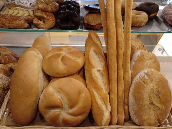 Fotografia tomada fuera de Forn de pa ca l'eugeni - Panadería en Maçanet de la Selva, Girona