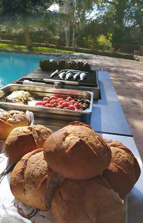 Fotografia tomada fuera de Forn de Pa Del Poble Sec - Forn de pa en Igualada, Barcelona